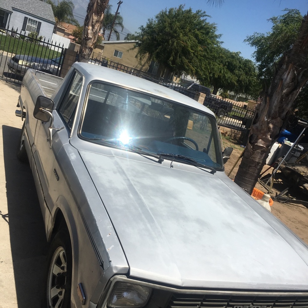 Mazda B2000 - Picture 3 of 8